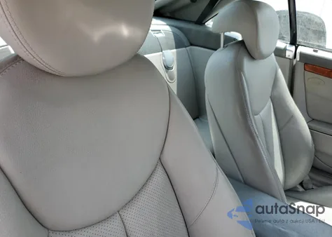 2004 Mercedes-Benz Sl 500 z USA, uszkodzony, nr VIN WDBSK75F64F066675